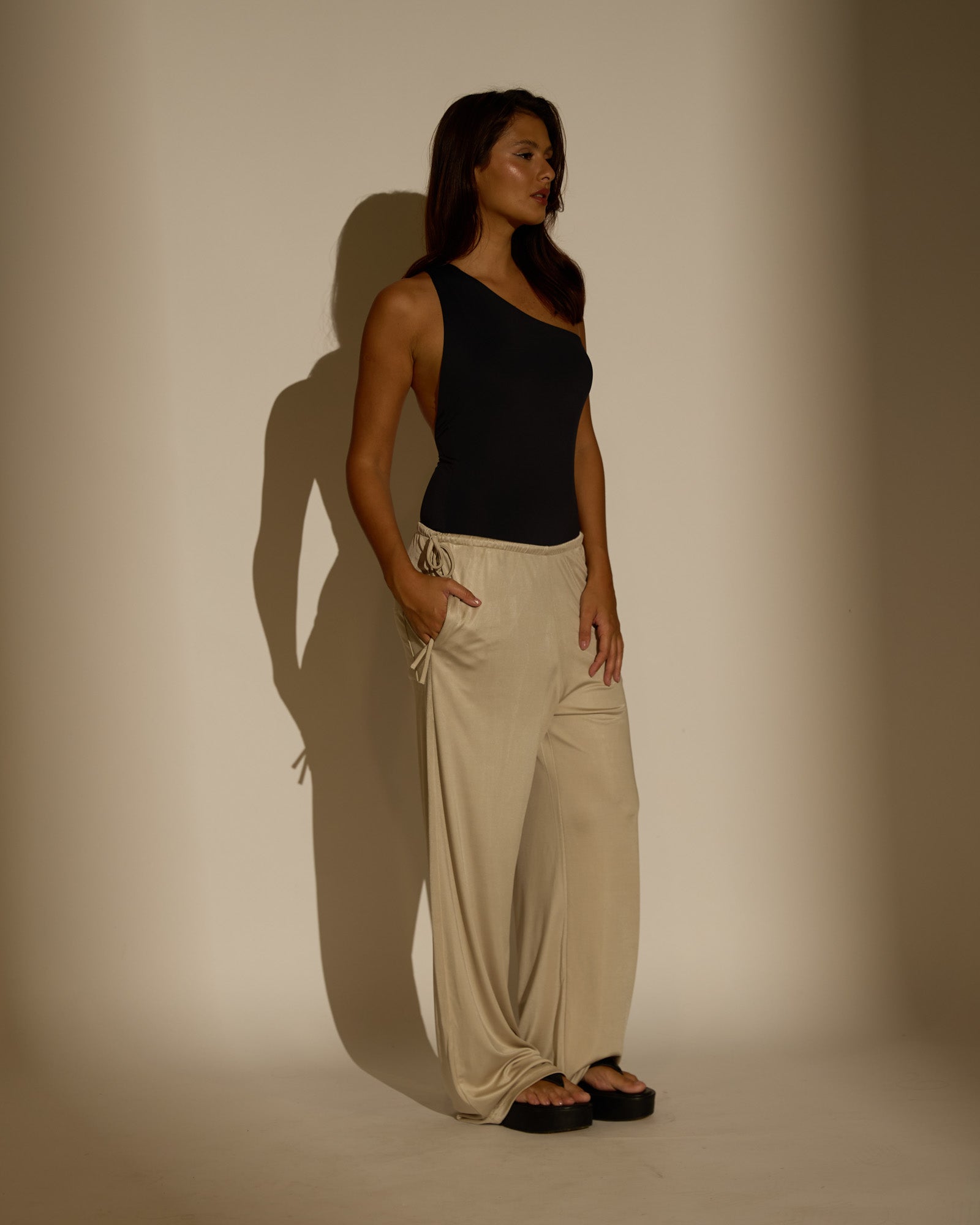 CALÇA RACHEL- MALHA ACETINADA